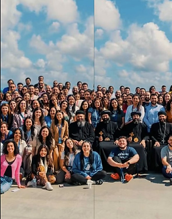 Encounter attendees group photo outdoors